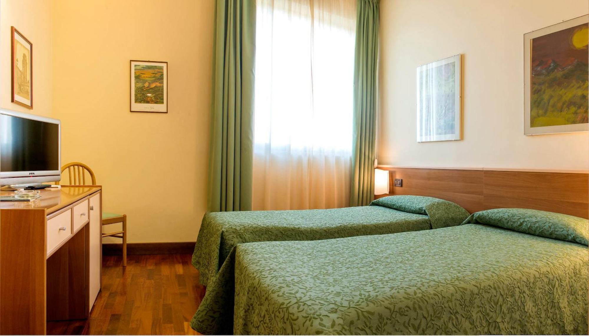 Hotel Torresi 포텐차 피체나 객실 사진