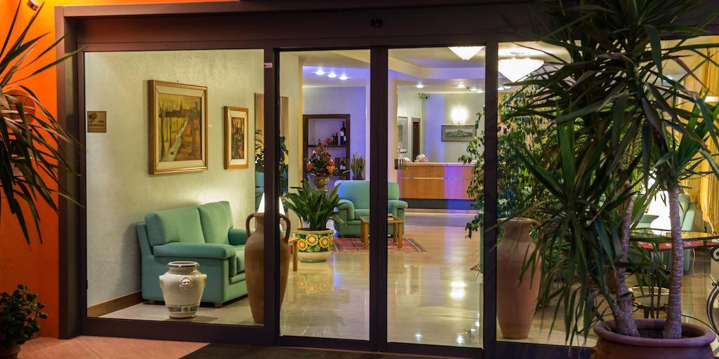 Hotel Torresi 포텐차 피체나 외부 사진