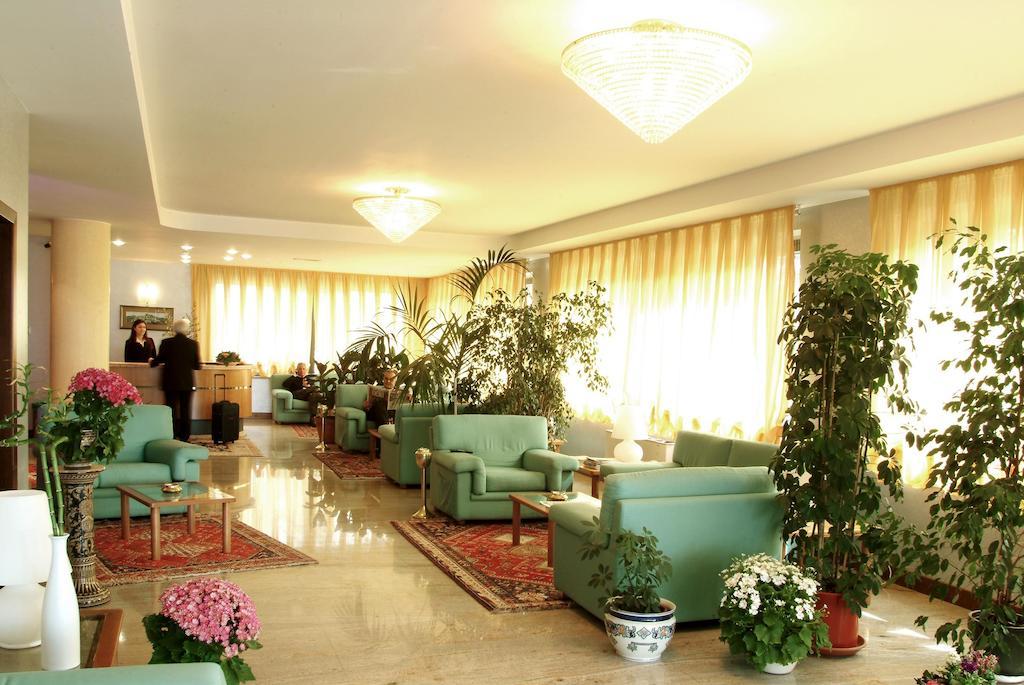 Hotel Torresi 포텐차 피체나 외부 사진
