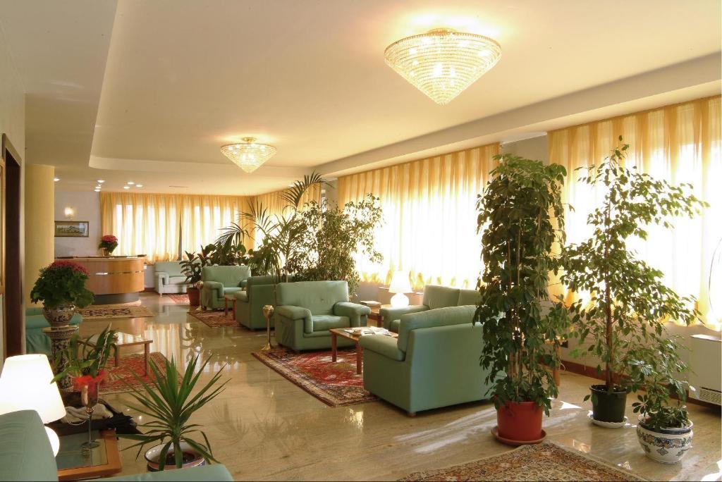 Hotel Torresi 포텐차 피체나 외부 사진