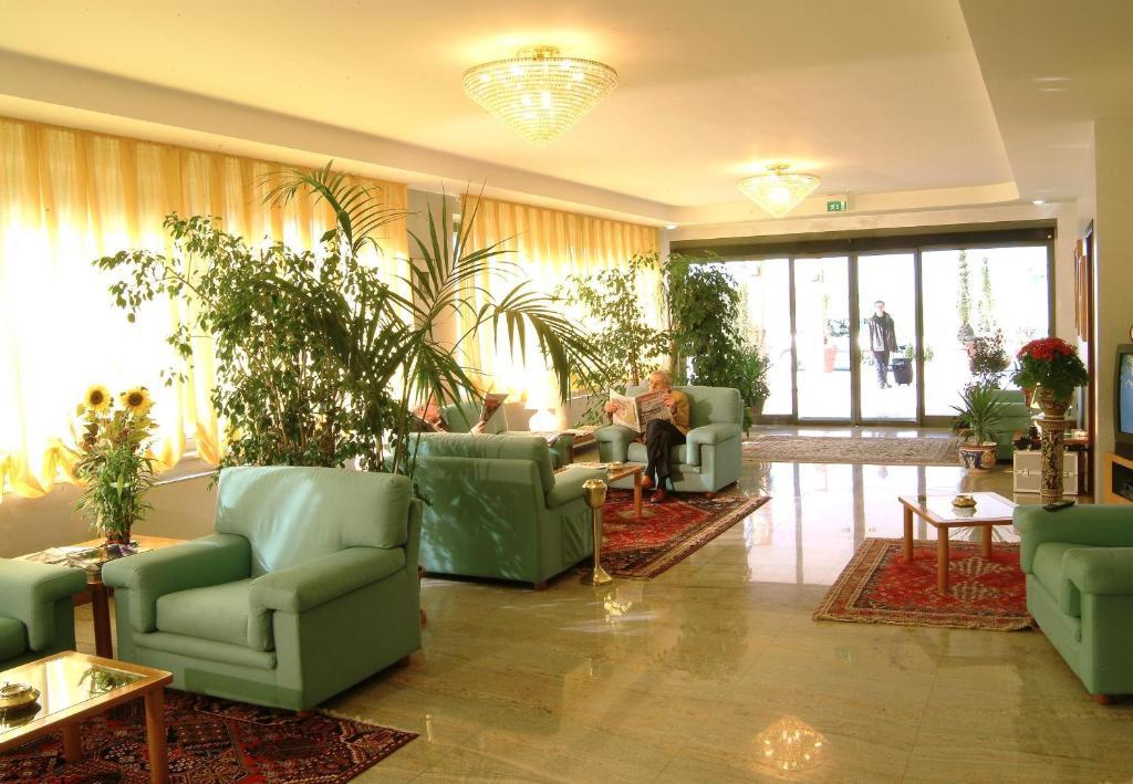 Hotel Torresi 포텐차 피체나 외부 사진